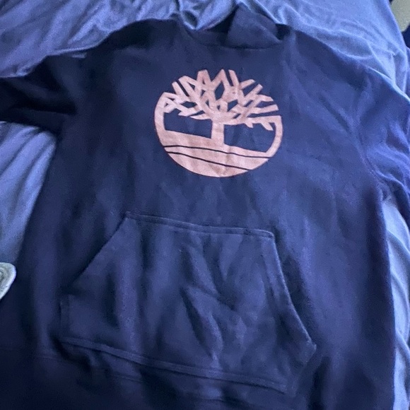 selling a timberland hoodie, (being sold on amazon for around 35-40) - Picture 2 of 2